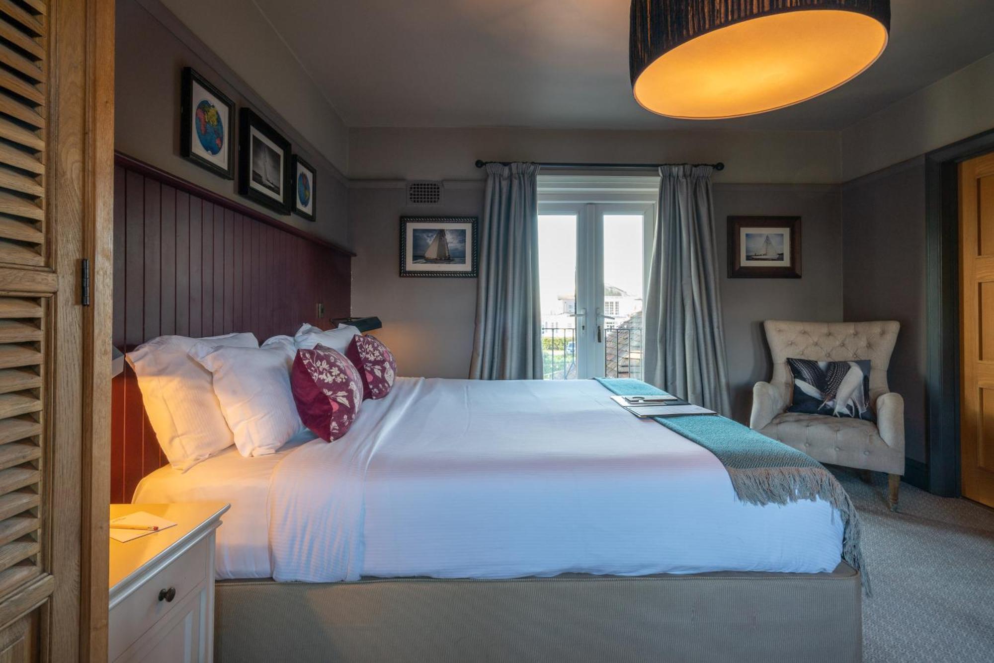 The Mayflower Lymington Exteriör bild
